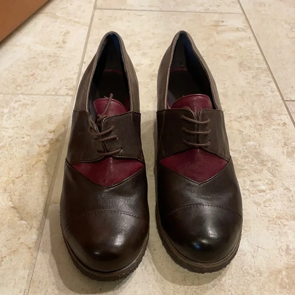 AUDLEY woman’s two toned heeled loafers